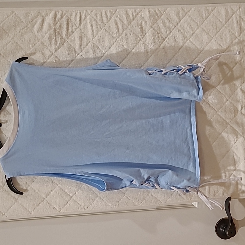 Top - Picture 2 of 3